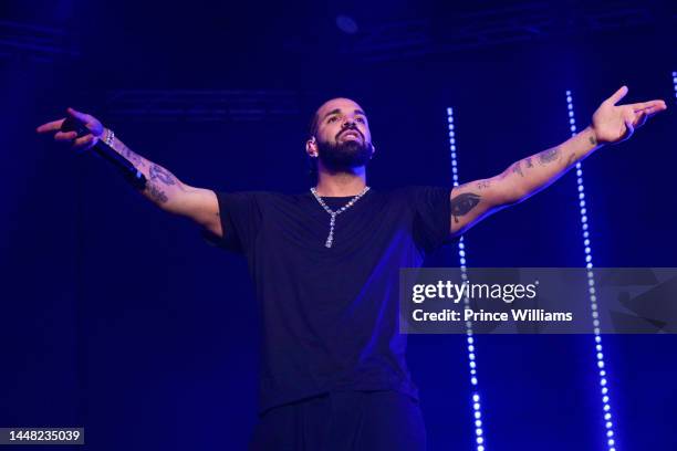 Rapper Drake performs onstage during "Lil Baby & Friends Birthday Celebration Concert" at State Farm Arena on December 9, 2022 in Atlanta, Georgia.