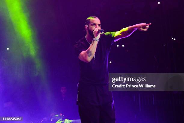 Rapper Drake performs onstage during "Lil Baby & Friends Birthday Celebration Concert" at State Farm Arena on December 9, 2022 in Atlanta, Georgia.