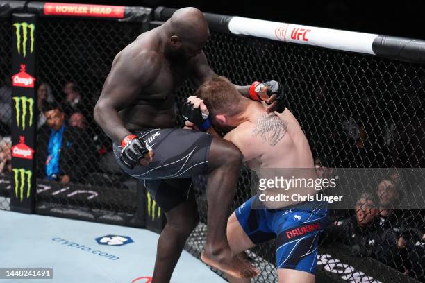 Jairzinho Rozenstruik of Suriname lands a knee against Chris Daukaus in a heavyweight fight during the UFC 282 event at T-Mobile Arena on December...