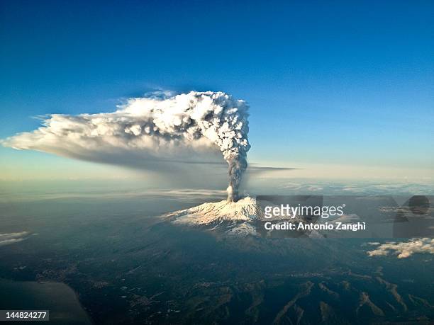 xix paroxysm etna - volcano eruption stock pictures, royalty-free photos & images