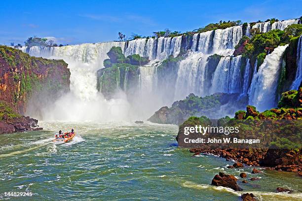 iguacu falls, iguazu falls national park - iguacufälle stock-fotos und bilder