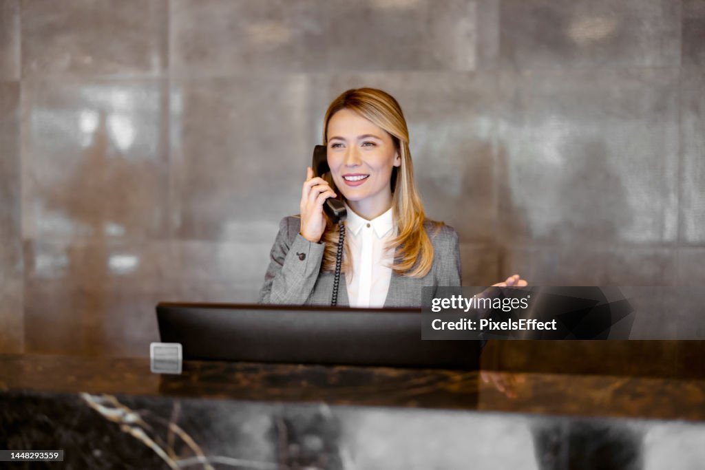 Smiling Service Customer Service With A Smile High-Res Stock Photo - Getty Images