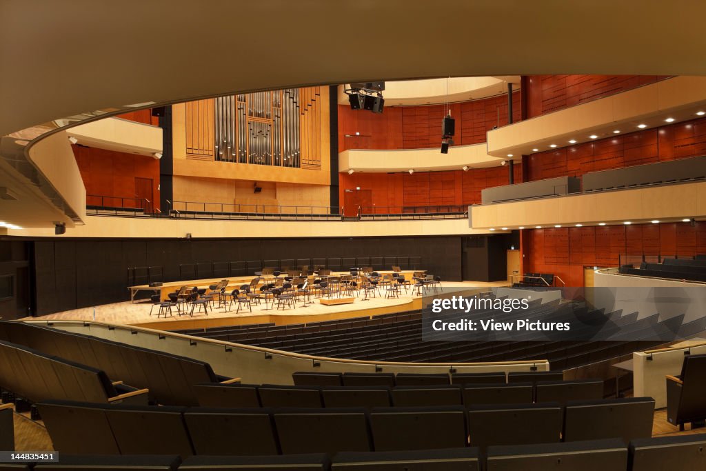 Sibeliustalo (Sibelius Hall), Ankkurikatu, Lahti, Paijathame, Finland Architect:  Kimmo Lintula & Hannu Tikka 2000 Sibeliustalo Kimmo Lintula & Hannu Tikka Lahti 2000 View From Rear Of Stalls, Main Concert Hall