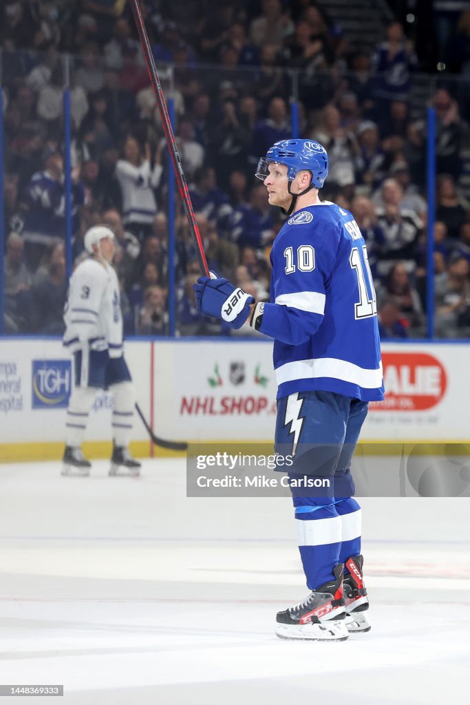 Corey Perry Rookie Corey Perry of the Tampa Bay Lightning acknowledges the crowd on ...
