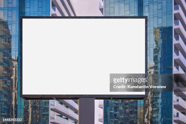 outdoor electronic billboard mockup ready for your content - billboards stockfoto's en -beelden