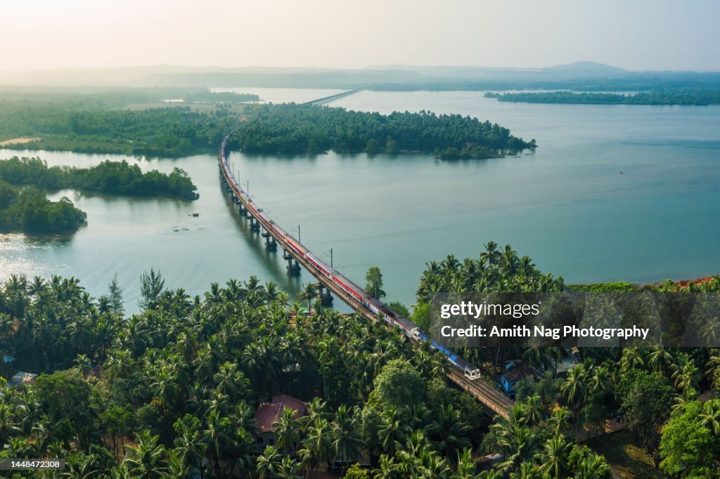 Deltapoint Honnavar Honnavara Honnavar Railway Bridge High-Res Stock Photo - Getty Images