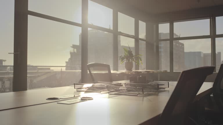 https://media.gettyimages.com/id/1448478108/video/empty-office-space-business-meeting-room-and-furniture-with-city-background-luxury-interior.jpg?b=1&s=640x640&k=20&c=F-oYHsecRaDlOQkIeq9x6shpdjemFNcbzCBcnLt5PYQ=
