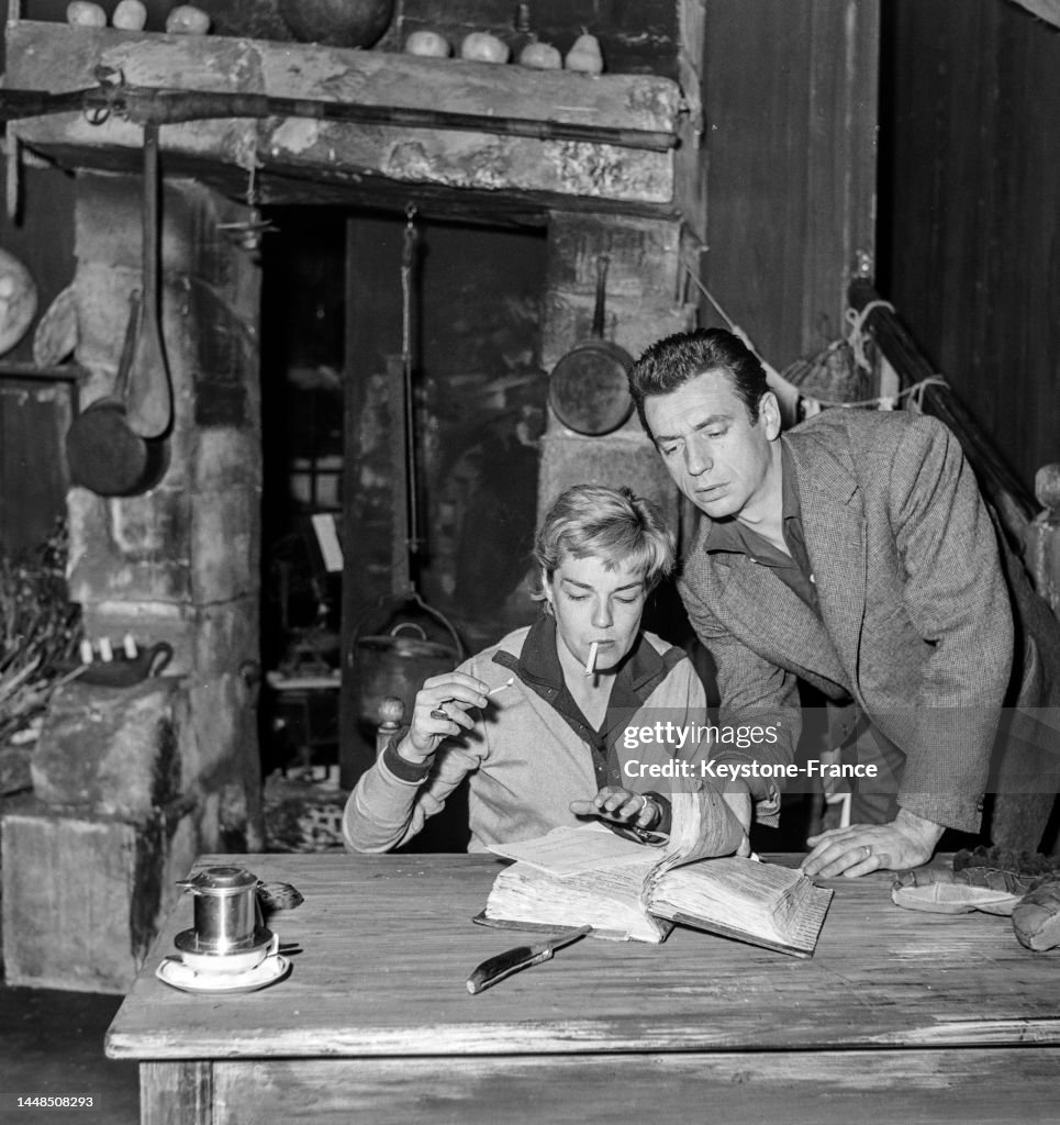 Poster sur toile Actor Yves Montand 7 pour chambre à coucher, sport, paysage, décoration de bureau, cadre cadeau : 30 × 30 cm Poster sur toile Actor Yves Montand 7 pour chambre à coucher, sport, paysage, décoration de bureau, cadre cadeau : 30 × 30 cm