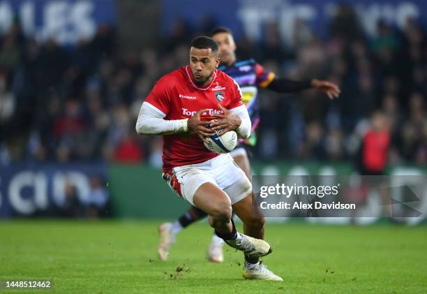 Anthony Watson of Leicester Tigers makes a break during the Heineken Champions Cup match between Ospreys and Leicester Tigers at Swansea.com Stadium...