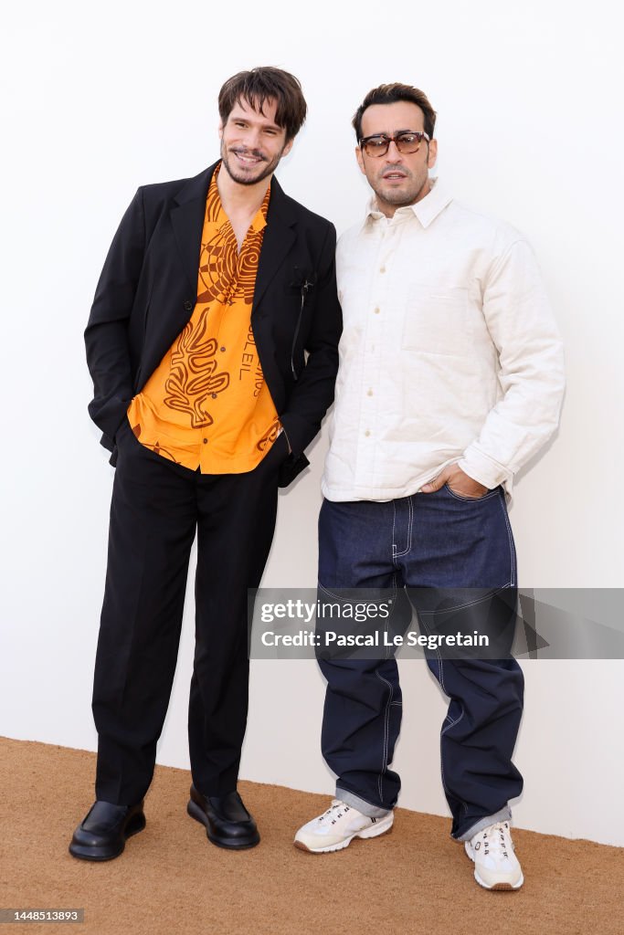 "Le Raphia" Jacquemus Show : Photocall At Le Bourget
