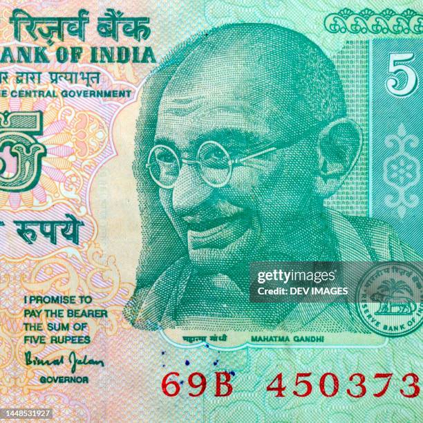 mahatma gandhi  on indian five rupee note - 5 note stock pictures, royalty-free photos & images