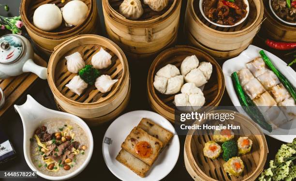 chinese cuisine, chinese restaurant cooking food. - chinesische küche stock-fotos und bilder