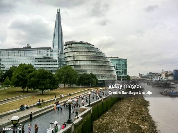 the shard and london city hall - guildhall london stock pictures, royalty-free photos & images