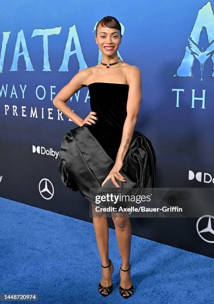 Zoe Saldana attends 20th Century Studio's "Avatar 2: The Way of Water" U.S. Premiere at Dolby Theatre on December 12, 2022 in Hollywood, California.