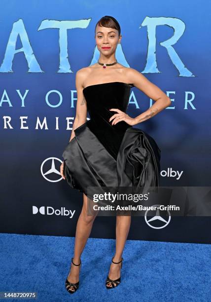 Zoe Saldana attends 20th Century Studio's "Avatar 2: The Way of Water" U.S. Premiere at Dolby Theatre on December 12, 2022 in Hollywood, California.