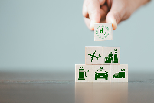 Свободный углерод, альтернативная энергетика и концепции глобального изменения климата. Вручную переворачивая деревянные кубические бло�