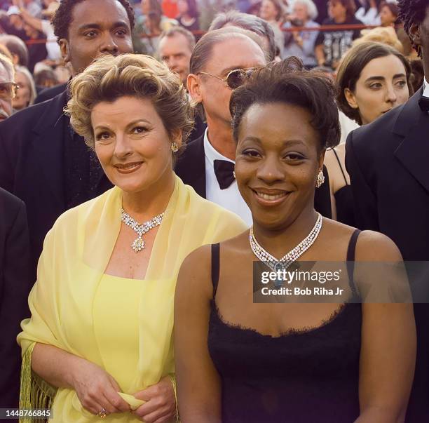 Brenda Blethyn and Marianne Jean-Baptiste arrive at Academy Awards Show, March 24, 1997 in Beverly Hills, California.