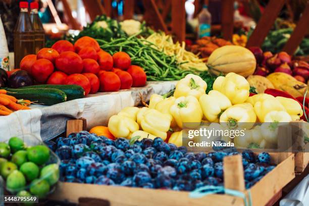 fresh vegetables and fruits for sale on market stall - croatia food stock pictures, royalty-free photos & images