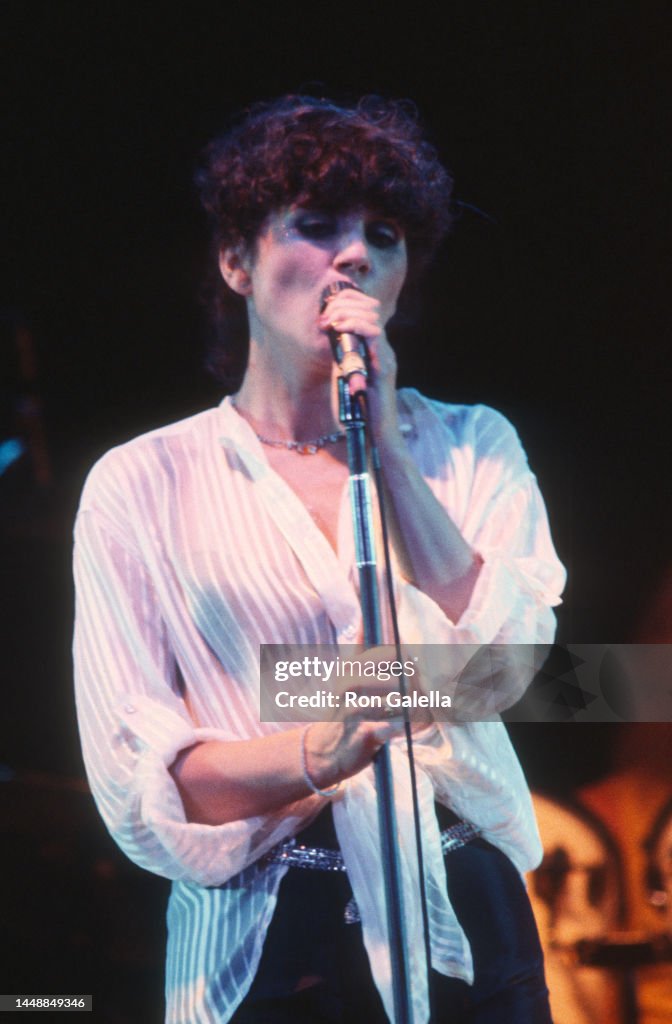 Linda R American singer Linda Ronstadt performs onstage during a concert at ...