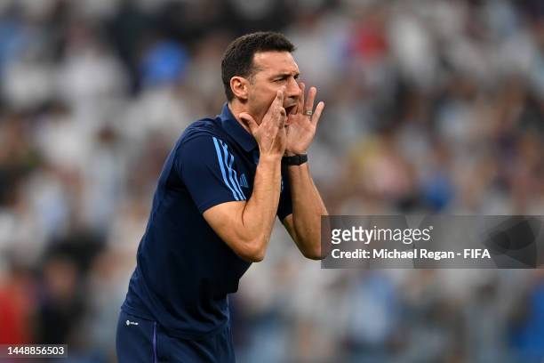 Lionel Scaloni, Head Coach of Argentina, gives the team instructions during the FIFA World Cup Qatar 2022 semi final match between Argentina and...