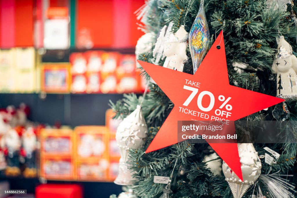Consumer Prices Rise At Slow Pace In November