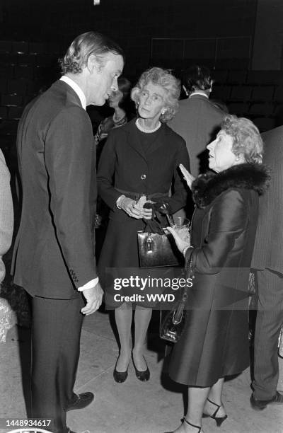 Mary Rockefeller and Caroline Penney attend a pre-opening party for the Circle in the Square Theatre in New York City on October 2, 1972.