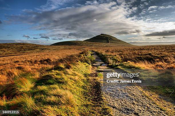 shutlingsloe hill - macclesfield stock pictures, royalty-free photos & images