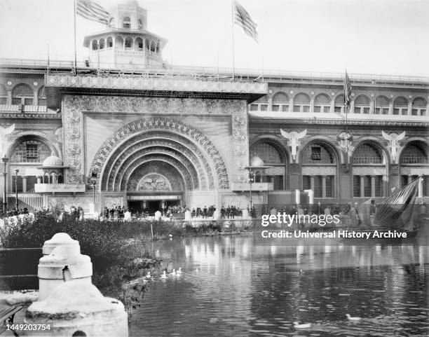 Transportation Building, World's Columbian Exposition, Chicago, Illinois, USA, Frances Benjamin Johnston, 1893.