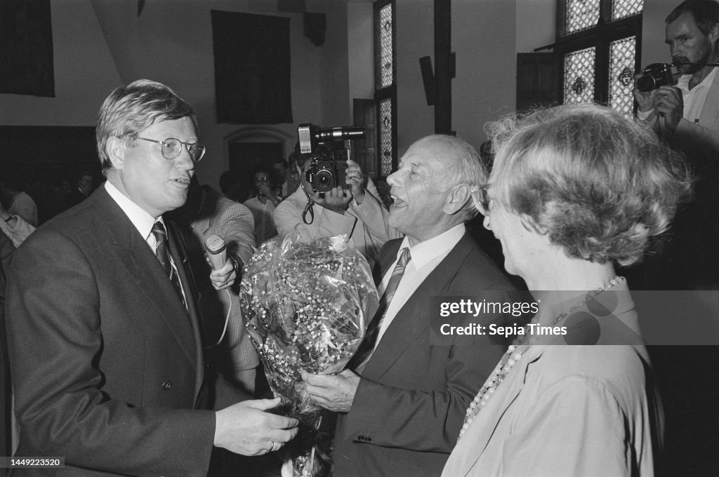 Reception on the occasion of the 65th birthday of J. den Uyl in Ridderzaal The Hague