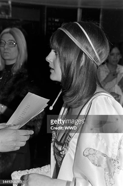 Lady Jane Wellesley attends a gala at the Intercontinental Hotel in London, England, on March 4, 1976.