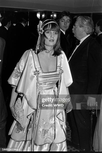 Lady Jane Wellesley attends a gala at the Intercontinental Hotel in London, England, on March 4, 1976.