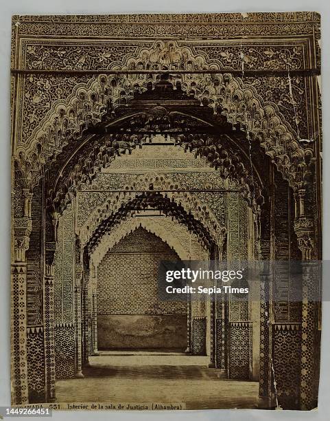 Jean Laurent, Granada. Interior de la sala de Justicia , albumin paper, black and white positive process, image size: height: 24,6 cm; width: 34 cm,...