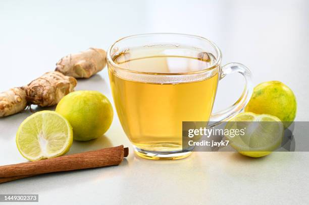 ginger lemon tea - ginger glasses stock-fotos und bilder