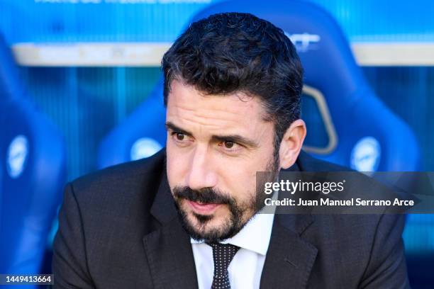 Julio Velazquez, Head Coach of Deportivo Alaves reacts during the La Liga Santader match between Deportivo Alaves and RCD Espanyol at Estadio de...