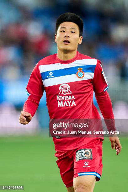 Wu Lei of Espanyol in action during the La Liga Santader match between Deportivo Alaves and RCD Espanyol at Estadio de Mendizorroza on May 11, 2022...