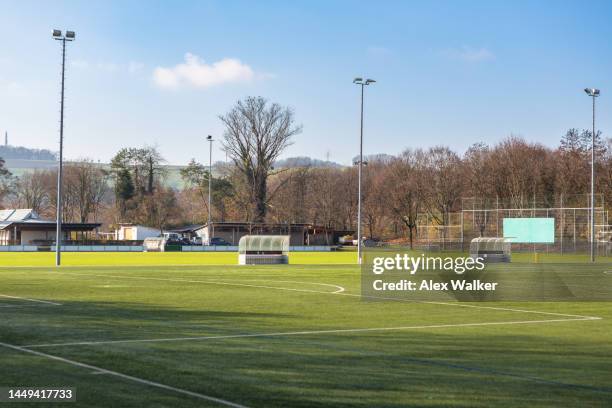 empty outdoor soccer pitch - spielfeld stock-fotos und bilder