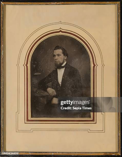 Wilhelm Breuning, man, daguerreotype, picture size: height: 9,30 cm; width: 6,80 cm, verso: in black ink D. S. 235, label of the photographer...