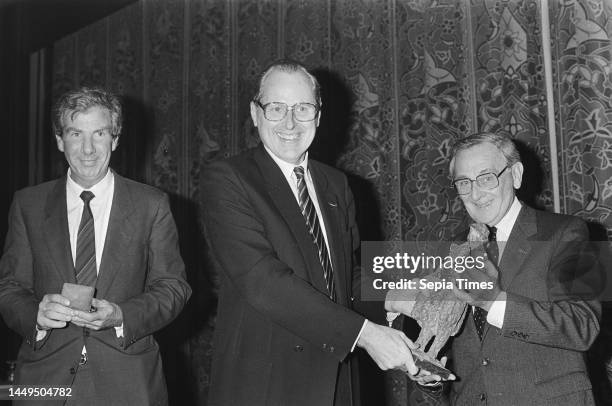 Contract Financial Daily News , award ceremony of the Henri Sijthoff prize, 22 November 1984.