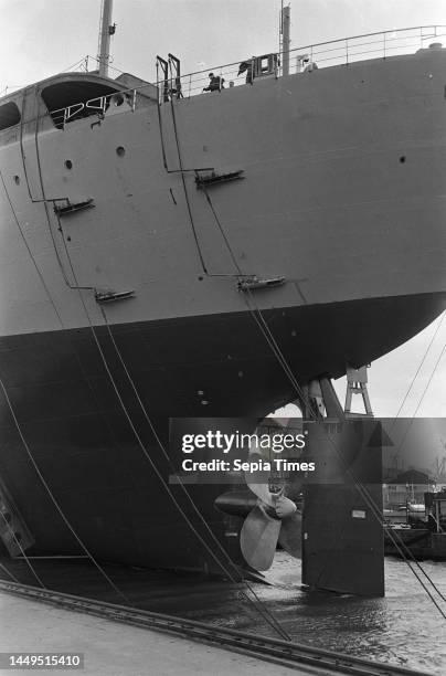 Commission Verolme, launching of the Amstelpark ship in Alblasserdam by Mrs. H. De Boer Kettner, 24 March 1967, Launching, The Netherlands, 20th...