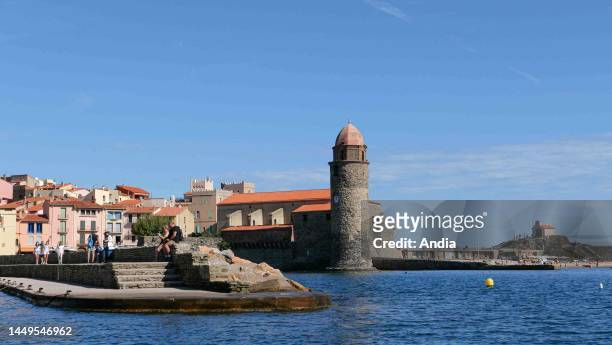 Collioure : the pier. In the background, the Church of Notre-Dame-des-Anges .
