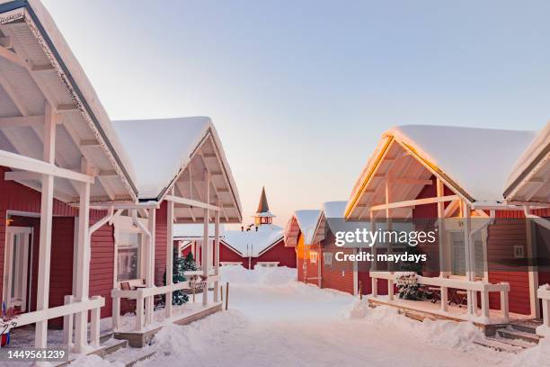 santa claus village in rovaniemi, finland - rovaniemi fotografías e imágenes de stock