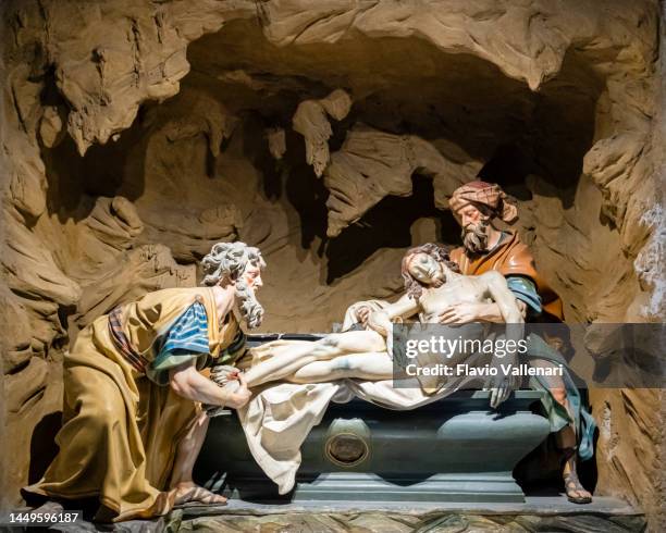 ‘deposition of jesus’ in the church of san matteo in genoa - pieta stock pictures, royalty-free photos & images