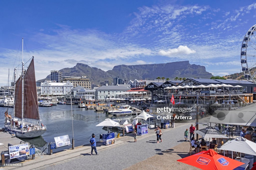 Victoria & Alfred Waterfront harbour along Table Bay and the Table Mountain at Cape Town