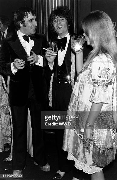 Keith Moon, Ronnie Wood, and Krissy Findlay attend a party at the ...