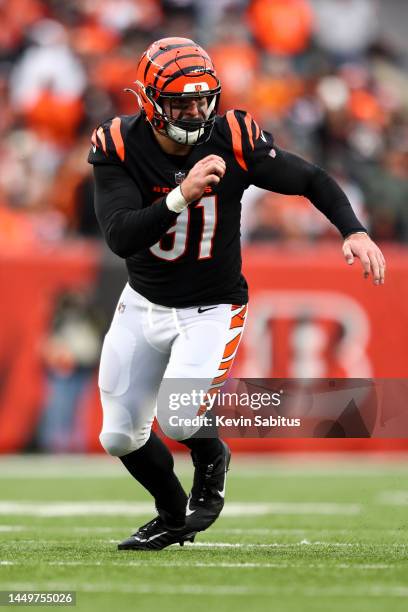 Trey Hendrickson of the Cincinnati Bengals rushes the quarterback during an NFL football game against the Cleveland Browns at Paycor Stadium on...