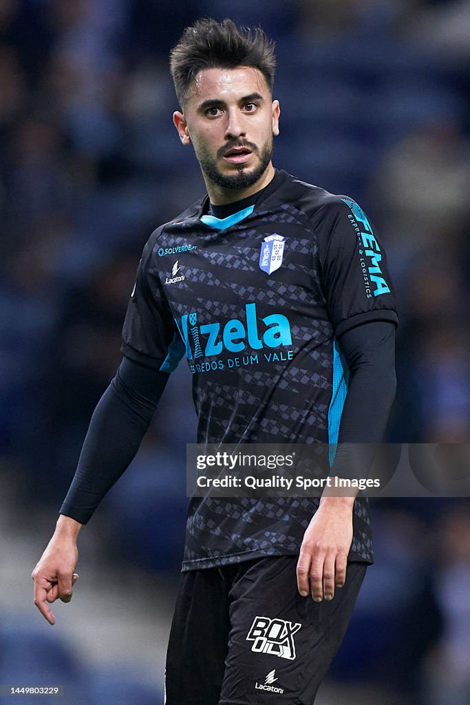Ron Guzzo Raphael Guzzo of FC Vizela looks on during the Taca da Liga - Allianz ...