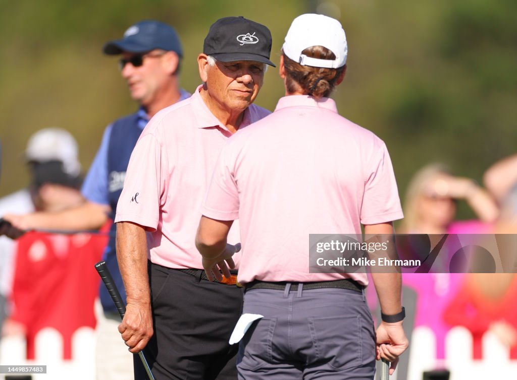 Lee Trevino and grandson Daniel Trevino talk during the first round... News  Photo - Getty Images
