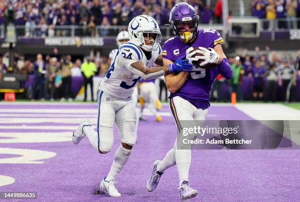 Adam Thielen of the Minnesota Vikings catches a pass for a touchdown against the Indianapolis Colts during the fourth quarter of the game at U.S....