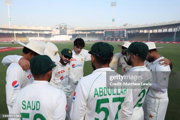 Mohammad Rizwan of Pakistan talks to his team ahead of Day Two of the Third Test between Pakistan and England at Karachi National Stadium on December...