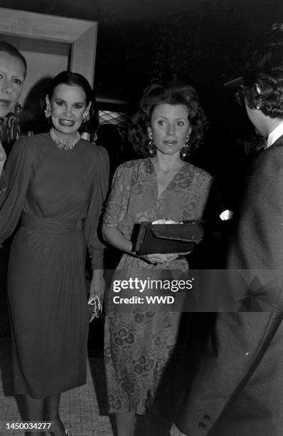 Socialites Katherine Johnson and Gloria Vanderbilt.